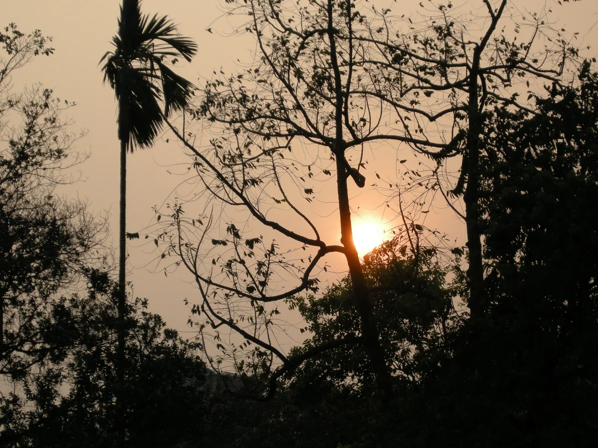 Solnedgang over Hoan Kiem-søen i Hanois gamle kvarter, Vietnam